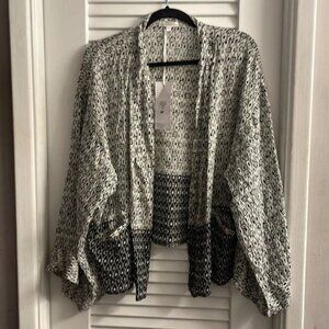 Love Kyla NWT Oxana Kimono 100% Viscose Size S